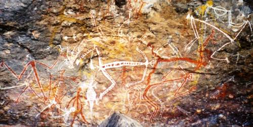 Wandmalerei die die Mimi Spirit People darstellt